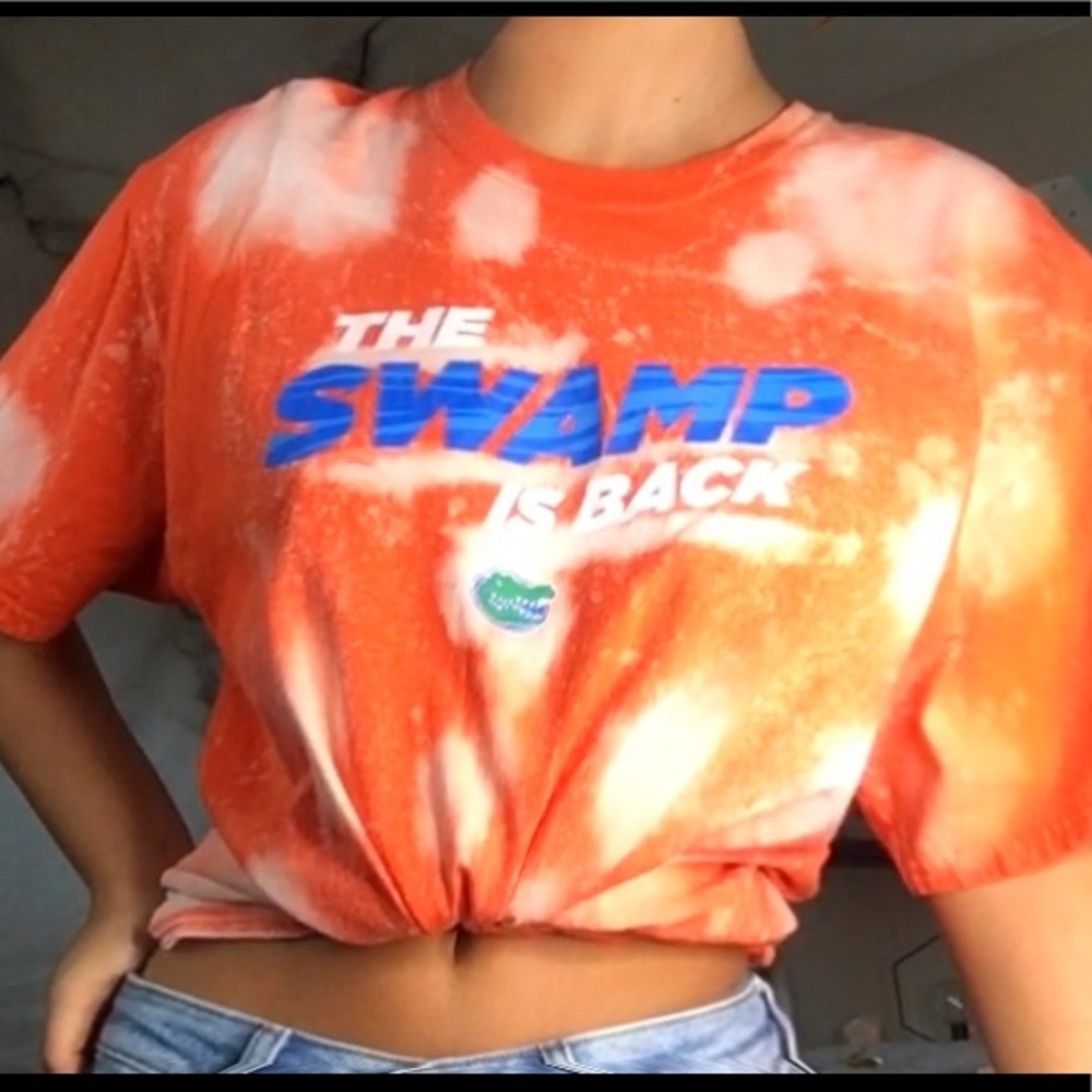 FL GATORS BLEACH DYED T SHORT FOR GAME DAY 💚 - Picture 1 of 5